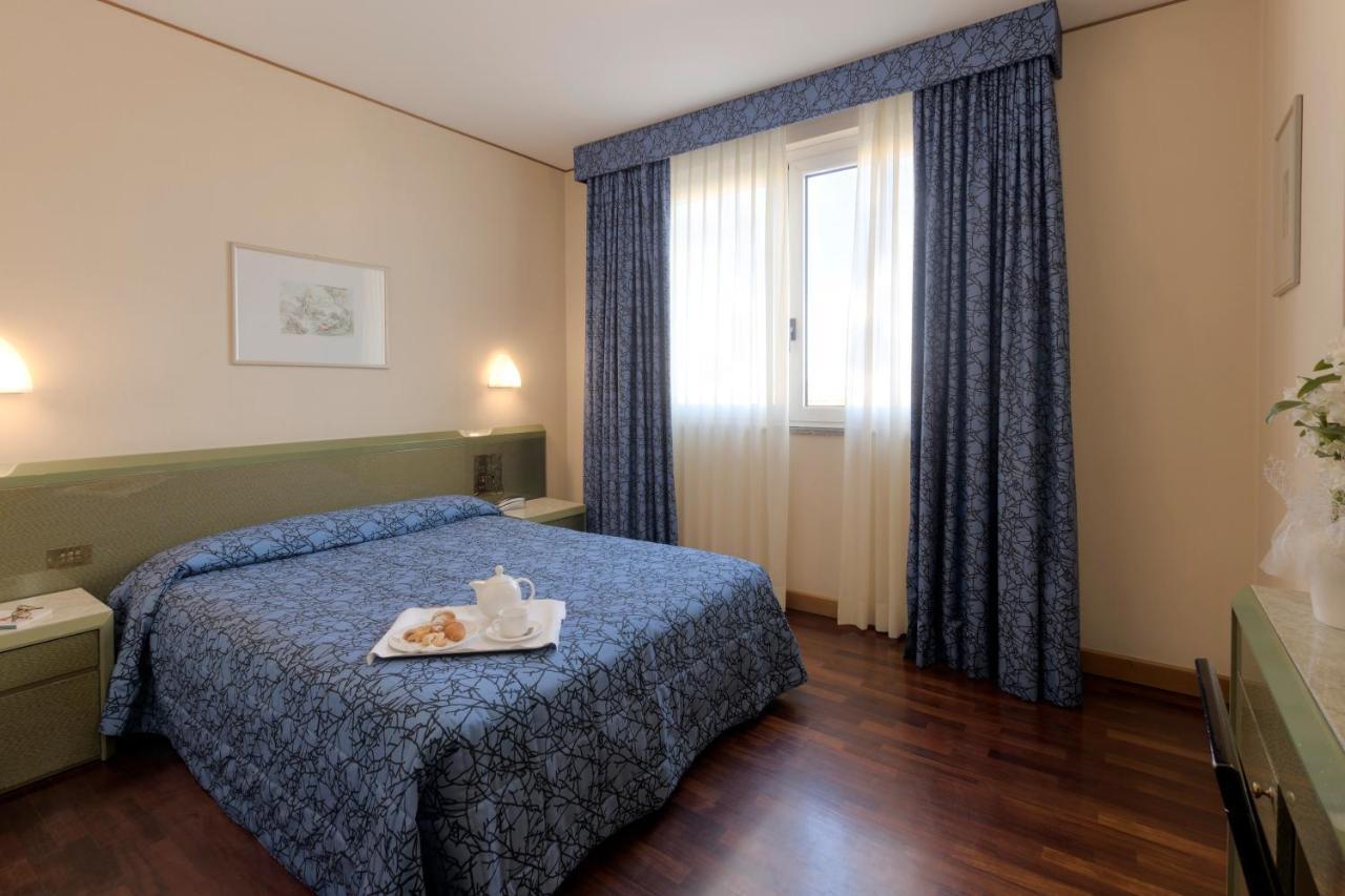 Standard Double Room,785779233:JPEG